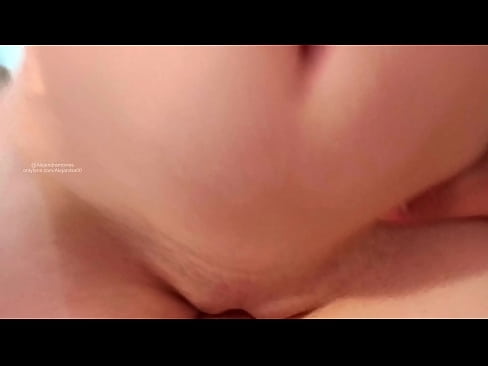 ❤️ Duke fjetur në dhomën e motrës sime dhe kështu u zgjova ️❌ Video seksi tek ne ❌