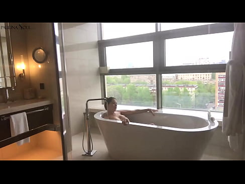 ❤️ Foshnjë e jashtëzakonshme që tund me pasion pidhin e saj në banjë ️❌ Video seksi tek ne ❌